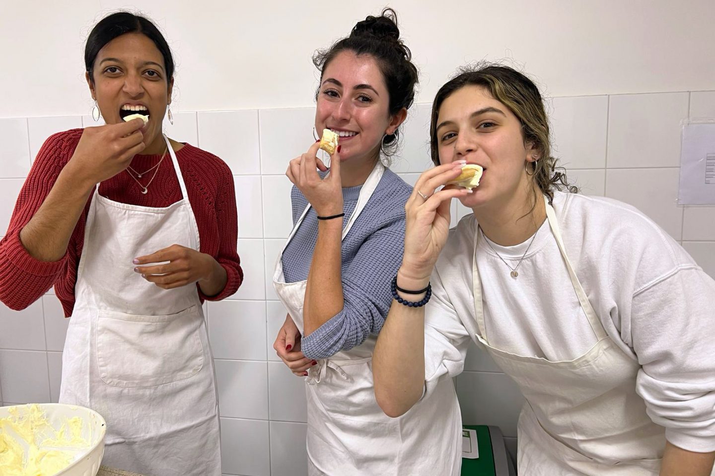 Nina Wakely (center), a senior English major in the STEP program, took a cooking class in Tuscania through the LDM Institute.